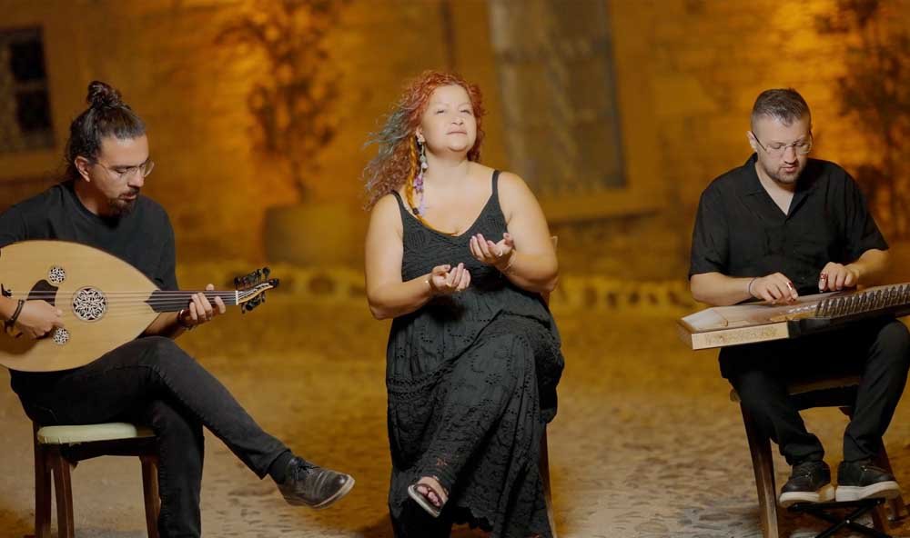 Grup Kehribar, Geleneksel Türk Müziği Ile Modern Ezgileri Buluşturuyor Deli Kız (3)