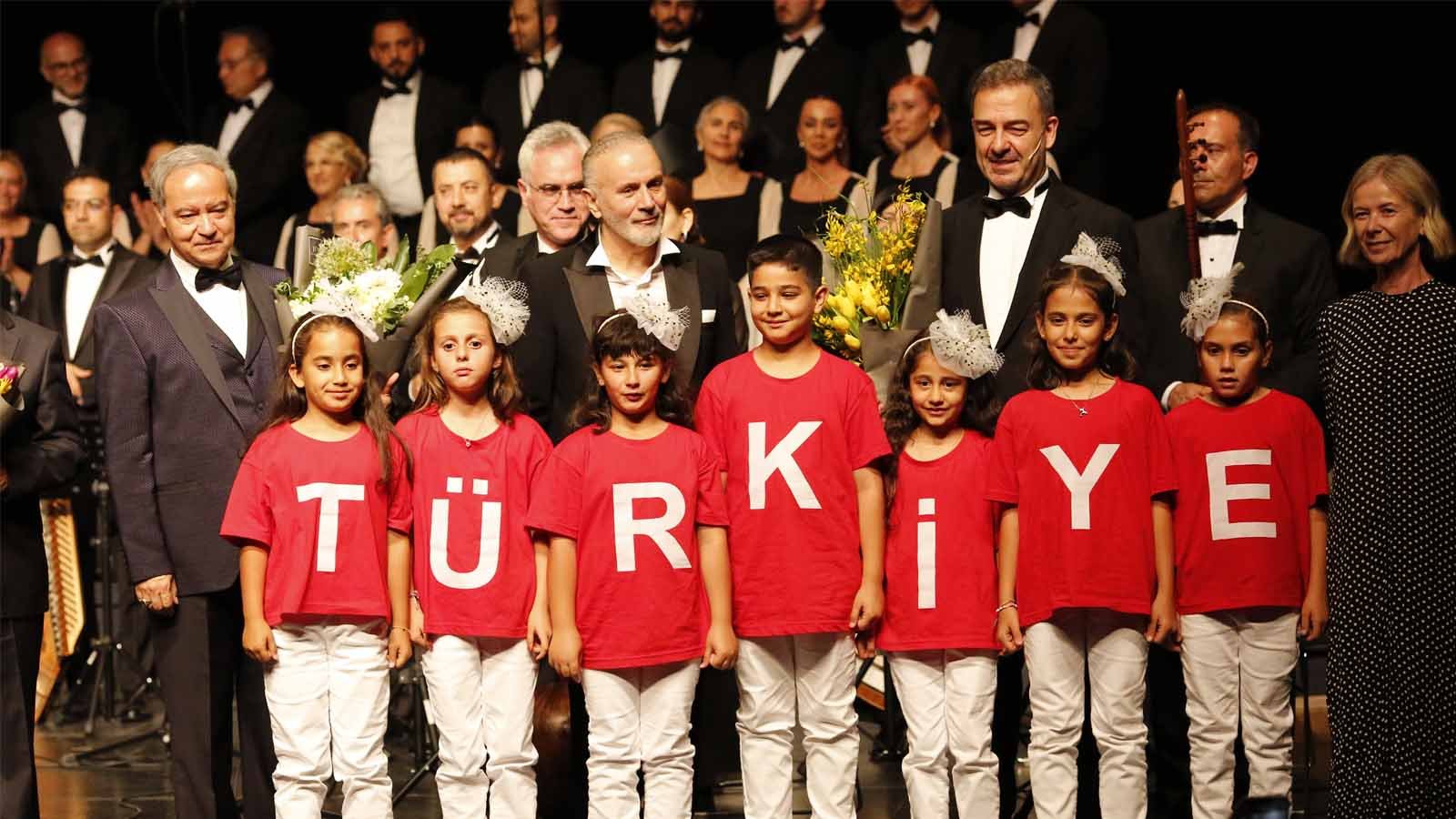 Mehmet Hulusi Yücebıyık'ın Şefliğinde Büyüleyici Bir Türk Sanat Müziği Gecesi