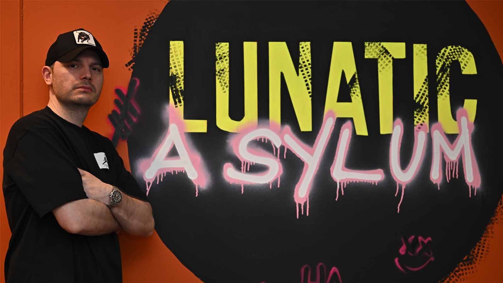 Nesren Jake'in En Yeni Sergisi Lunatic Asylum, Maximum Uniq Hall'de