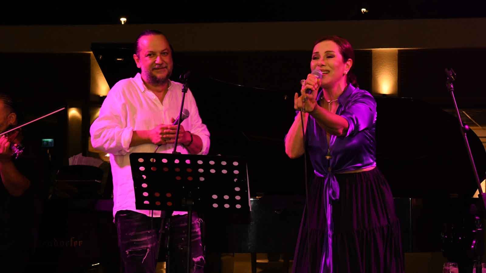 Bodrum’un Kalbi Turgutreis’te Attı Mavi Arya’da Muhteşem Konser Gecesi