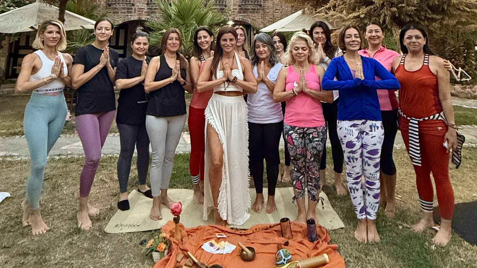 Ece Vahapoğlu Ile Kaz Dağları'nda Yoga Ve Meditasyon Kampı Mutluluğun Sırrı Nedir